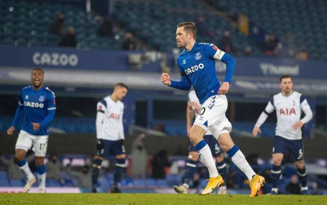 强硬内线时 强硬内线时